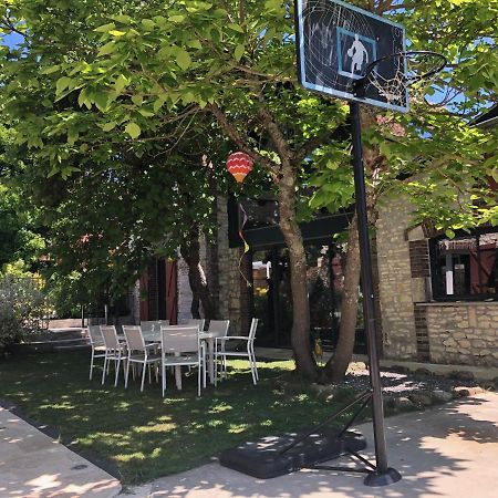 Le Rouge & Blanc Bed & Breakfast Saint-Maurice-le-Vieil ภายนอก รูปภาพ